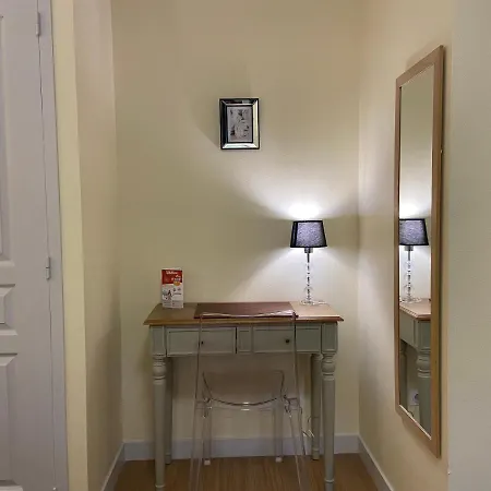 瑞来斯杜卢瓦尔酒店 3*