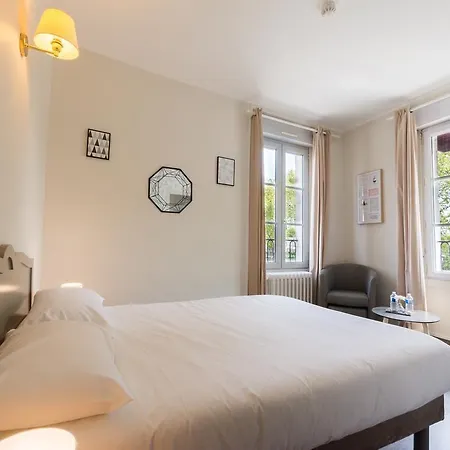Relais Du Loir Hotel 3*