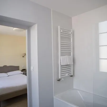 Relais Du Loir Hotel 3*