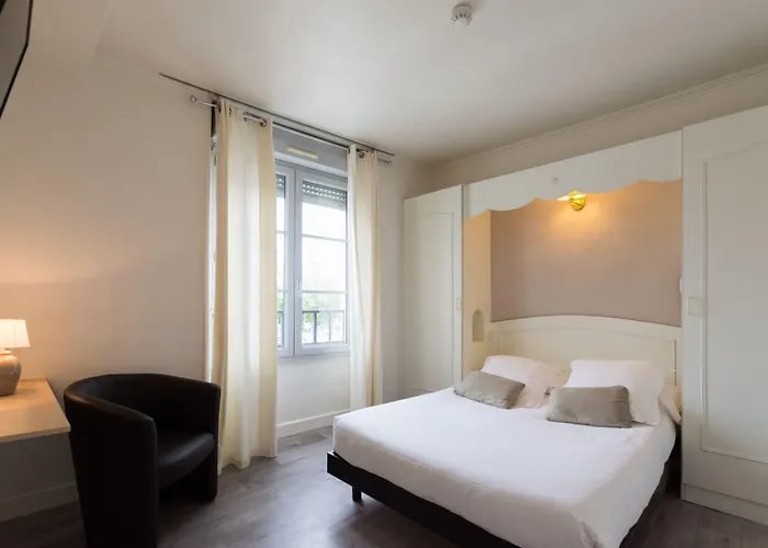 Relais Du Loir Hotel 3*